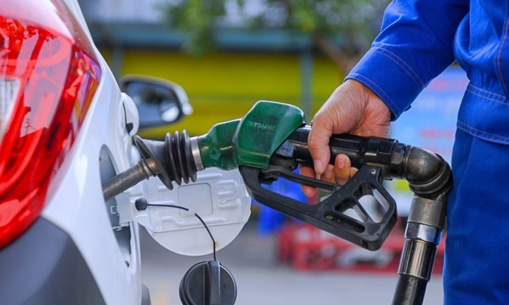 Thủ tướng yêu cầu không để thiếu hụt, đứt gãy nguồn cung xăng dầu trong mọi tình huống