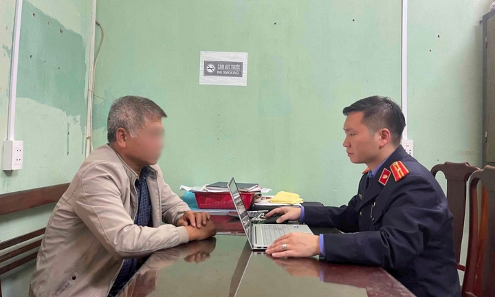 Quán massage vắng khách, ông chủ “điều” 2 nhân viên đi bán dâm