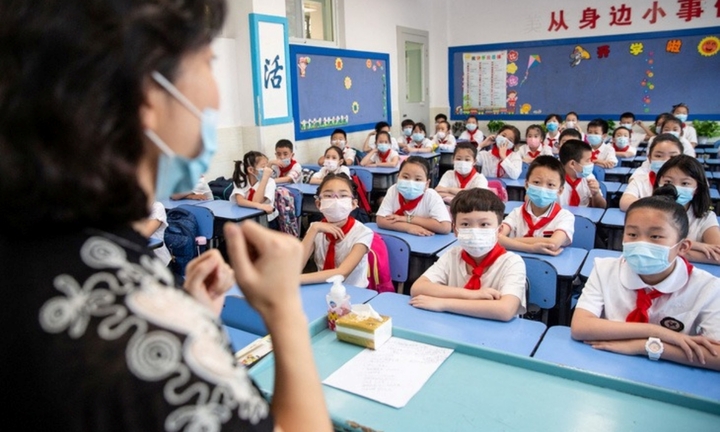 Dân số giảm, Trung Quốc có nguy cơ thừa gần 2 triệu giáo viên