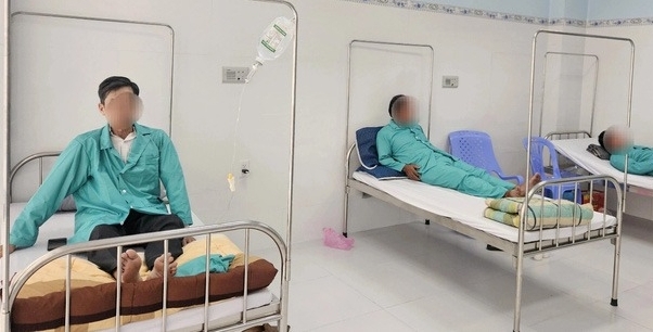 Vụ nghi ngộ độc sau khi ăn cơm gà tại Nhà Trang: Còn 170 trường hợp đang điều trị