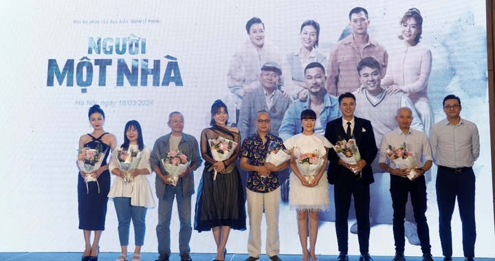 Vân Dung: Đóng “Người một nhà”, lần đầu tiên trong cuộc đời tôi bị đánh, “khiếp hồn” mất 2 ngày