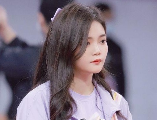 Nữ thần tượng 21 tuổi giải nghệ vì mắc ung thư hiếm gặp