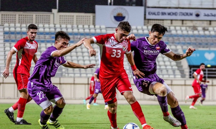 Văn Toản cản phá xuất thần, tuyển Việt Nam hòa Jordan 1-1 trong trận giao hữu