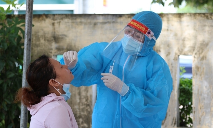 Một cán bộ ở Bộ Chỉ huy quân sự tỉnh Hà Tĩnh mắc COVID-19