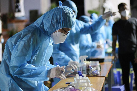 Một học sinh lớp 8 TP.HCM mắc COVID-19, cách ly nhiều giáo viên và học sinh