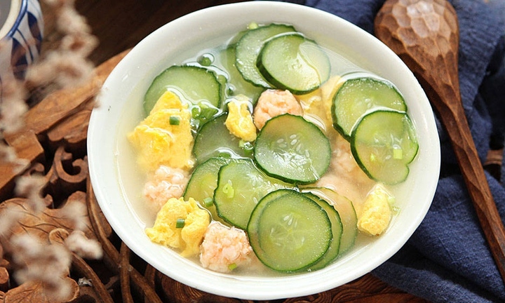 Canh dưa chuột nấu tôm trứng, vừa ít béo lại thơm ngon xuất sắc