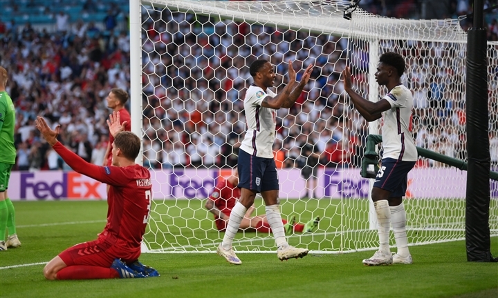 Anh thắng Đan Mạch tỷ số nghẹt thở 2-1, giành tấm vé lịch sử vào chung kết EURO