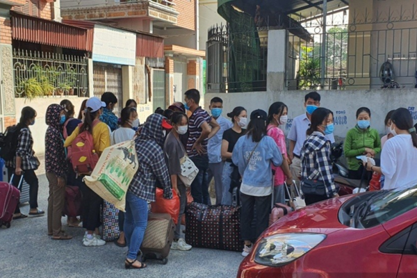 Thanh Hóa yêu cầu làm rõ vụ 200 sinh viên đi thực tập giữa mùa dịch