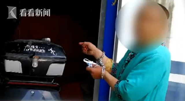 Đóng giả phụ nữ để thực hiện hành vi sai trái, gã trai bị bắt khi còn đang diện