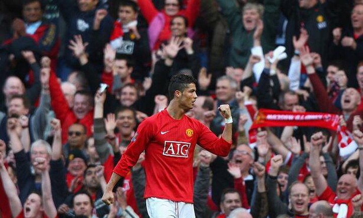 Ronaldo chính thức khoác áo Manchester United