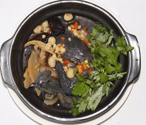 Cách làm gà hầm thuốc bắc bổ dưỡng tại nhà