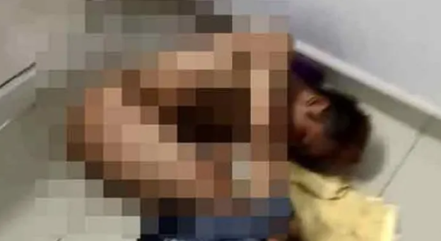 Kẻ biến thái bị lột sạch quần áo, đánh đập dã man khiến cộng đồng mạng tranh cãi trái chiều