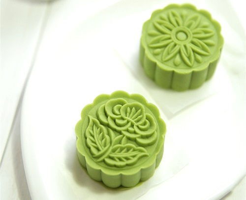 Cách làm bánh Trung thu dẻo nhân sữa dừa thơm ngậy ngay tại nhà