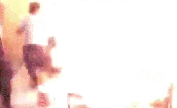 Người đàn ông cho nổ nhà bạn để