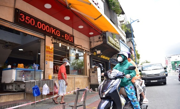 Cơ sở kinh doanh ăn uống, thực phẩm tại TP.HCM muốn mở cửa phải đáp ứng tiêu chí nào?
