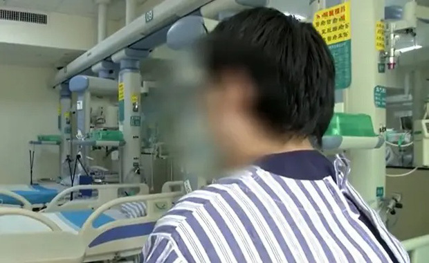 Người đàn ông nhập viện trong tình trạng nguy kịch, nguyên nhân là do nặn mụn ở vùng