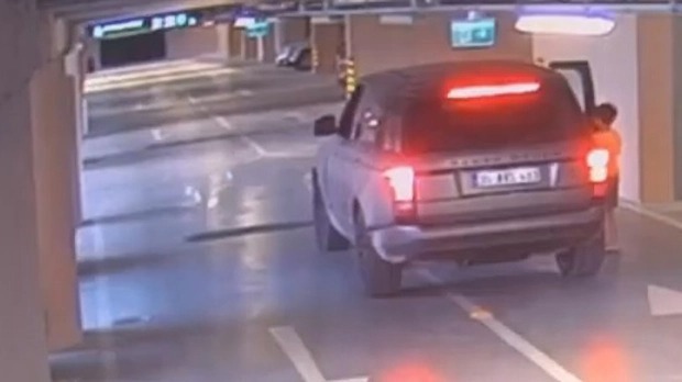 Bé trai 8 tuổi tử vong thương tâm dưới gầm xe dì ruột, quyết định của cảnh sát khiến người cha không phục