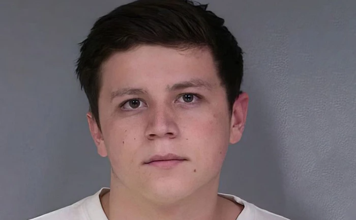 Bố dượng kiểm tra phòng con gái phát hiện cảnh nhạy cảm, không ngờ xảy ra thảm kịch kinh hoàng