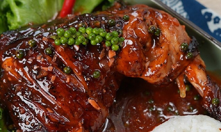 Đùi gà nướng sốt tiêu xanh thơm ngon hết ý