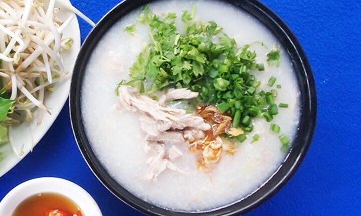 Cách nấu cháo sườn heo mềm mịn, thơm ngọt cho những ngày se lạnh