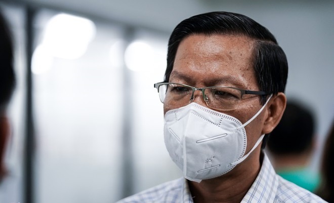 Chủ tịch TP.HCM: Xây dựng thế trận y tế ứng phó biến chủng mới của SARS-CoV-2