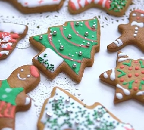 Cách làm bánh quy gừng thơm ngon cho lễ Giáng sinh 2021