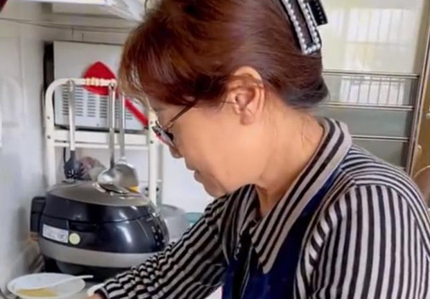 Con dâu gửi tiền sinh hoạt nhưng mẹ chồng quyết từ chối, nghe lý do khiến ai cũng ngưỡng mộ cô gái