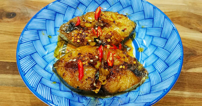 Cá thu rim mắm tỏi ớt đưa cơm lại cực dễ nấu