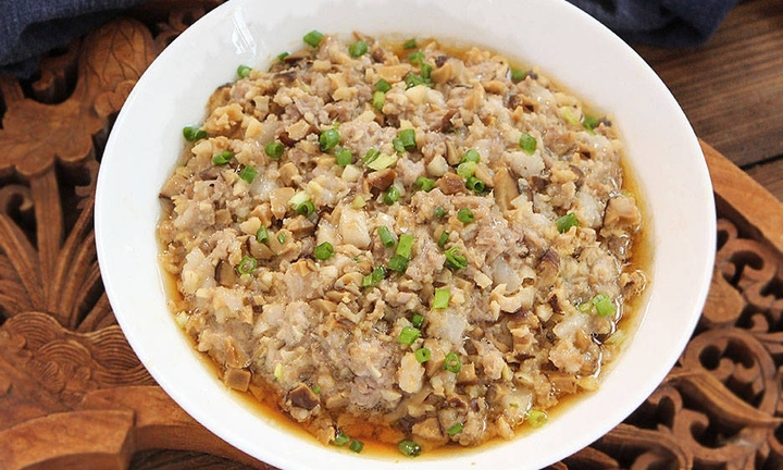 Thịt hấp nấm mềm ngọt không dầu mỡ, chuẩn ngon cho bữa cơm gia đình