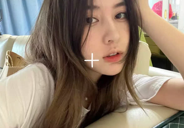 Thông báo có bạn trai trên livestream, hot girl nhận lời cảnh báo sẽ bị người hâm mộ quay lưng