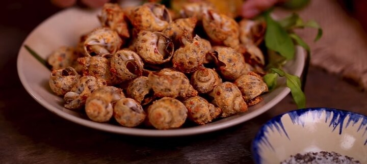 Mách bạn cách làm món ốc hương rang muối ngon tuyệt cú mèo