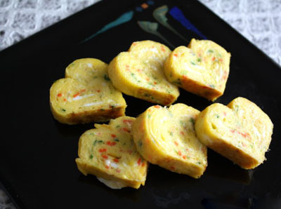 Cách làm trứng cuộn trái tim thơm ngon hấp dẫn cho ngày Valentine