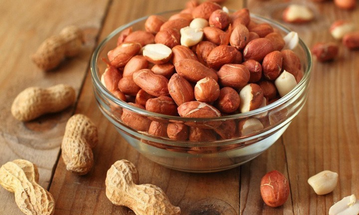 Những ai không nên ăn đậu phộng?