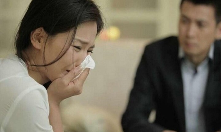 Phát hiện chồng tặng 12 tỷ cho người phụ nữ lạ, sự tình phía sau khiến vợ sốc nặng