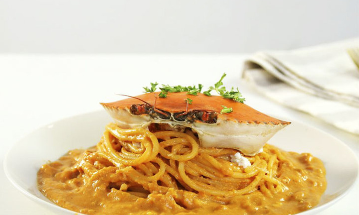Trổ tài lấy lòng vợ ngày 8/3 với món mỳ Ý cua sốt kem phô mai ngon miễn chê