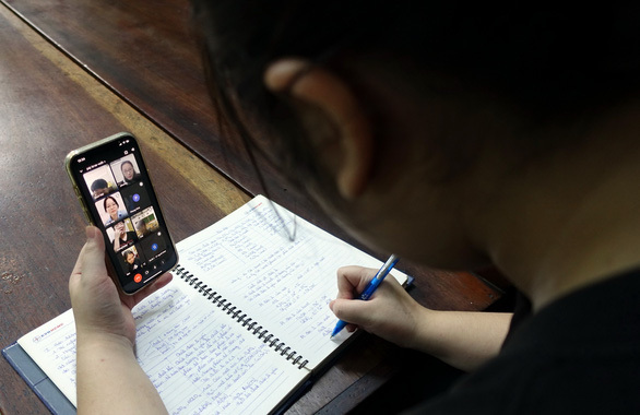 Học sinh, sinh viên nghèo được vay tối đa 10 triệu đồng mua thiết bị học trực tuyến