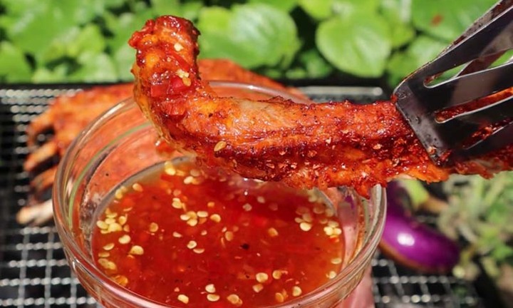 Bỏ túi bí quyết làm sườn nướng muối ớt ngon ngất ngây