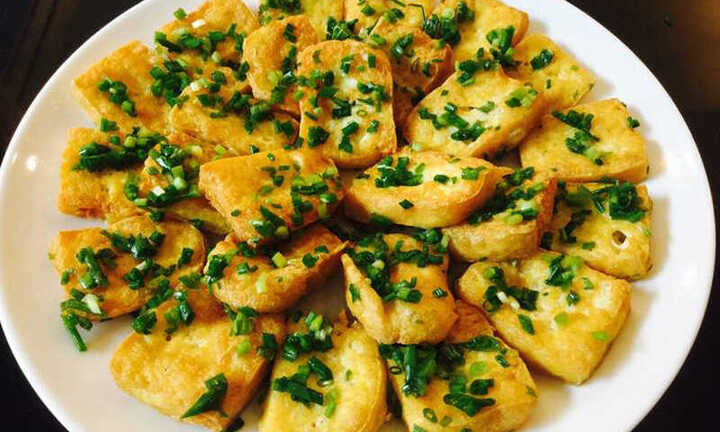 Cách làm món đậu phụ tẩm mắm hành cực đơn giản mà ngon hết ý