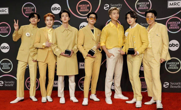 BTS thông báo tạm dừng hoạt động