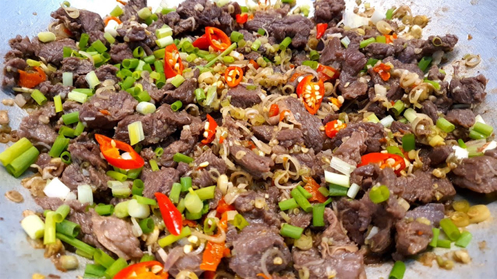 Các bước chế biến món thịt trâu xào sả ớt thơm ngon như ở nhà hàng
