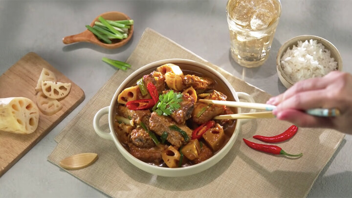 Hướng dẫn làm sườn non kho củ sen đượm vị, đưa cơm