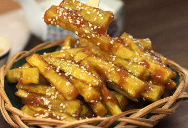 Khoai lang mà chế biến theo cách này đảm bảo ăn mãi không chán, cả nhà đến thích mê