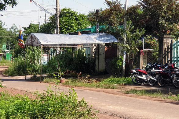 Sang nhà bà nội chơi, bé 8 tuổi bị chó Pitpull cắn tử vong