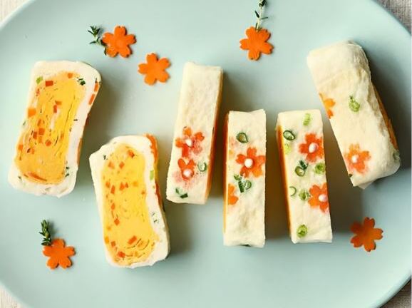 Cách làm trứng cuộn rau củ ngon miệng cho bữa cơm gia đình