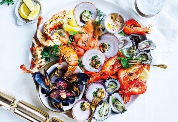 Những người này thèm mấy cũng không nên ăn hải sản