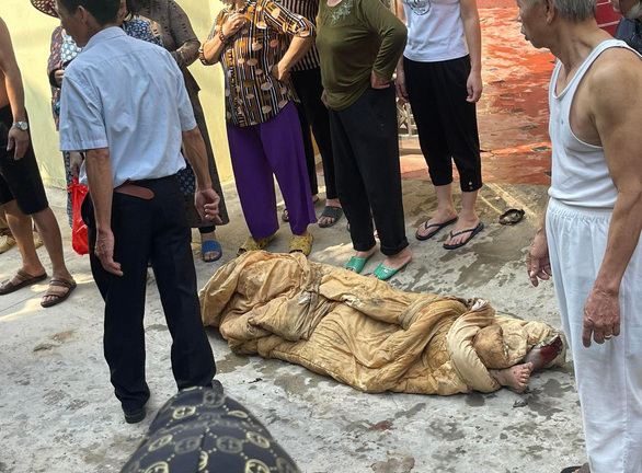 Vụ 3 con gái mang xăng đốt nhà mẹ ruột ở Hưng Yên: Người con gái cả tử vong