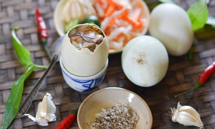 Mách bạn cách chọn mua trứng vịt lộn ngon và cách luộc trứng không bị nứt vỏ