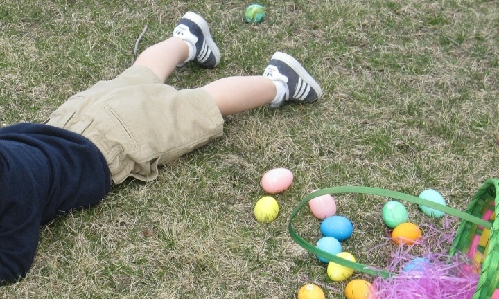 Con trai có dáng đi giống vịt, cha mẹ bàng hoàng khi biết đó là dấu hiệu bệnh nan y