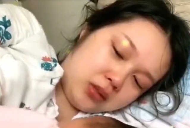 Người phụ nữ mang thai sau khi ly hôn, chồng cũ có hành động gây tranh cãi