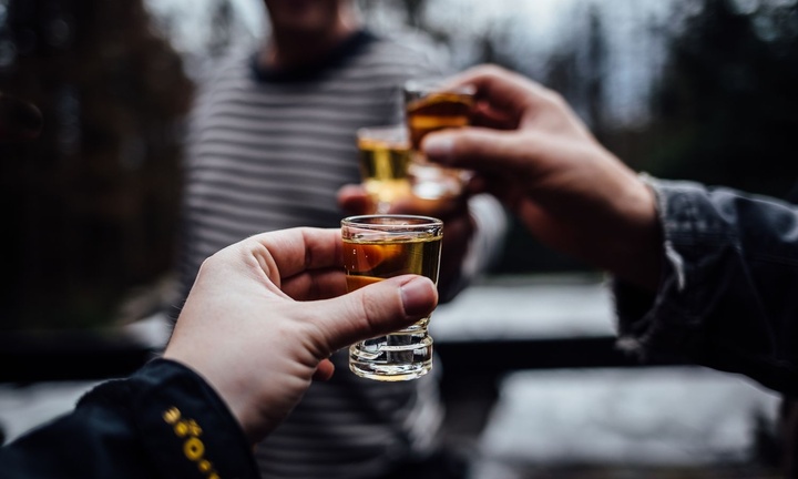 Thanh niên 25 tuổi tổn thương não do sai lầm khi uống rượu